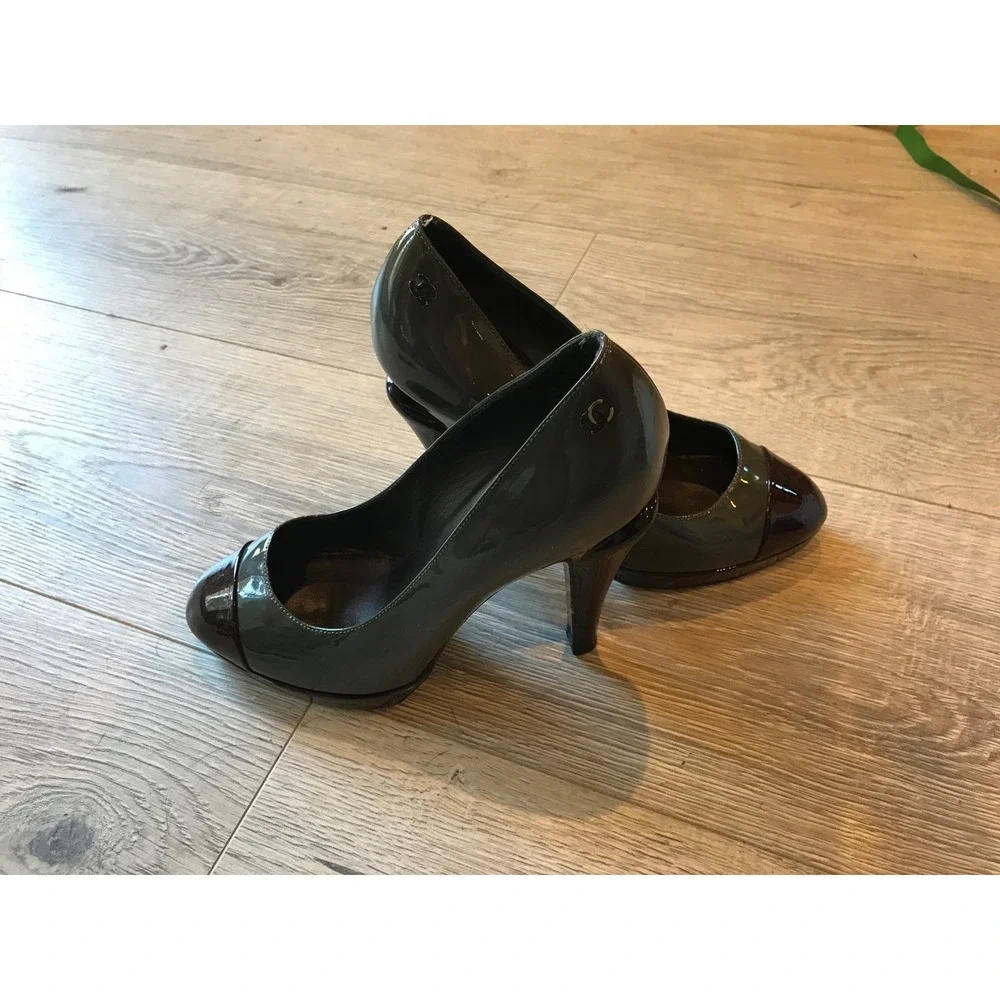 Chanel Patent Leather Cap Toe Platform Pumps Gray & Burgundy Made in Italy SZ 38